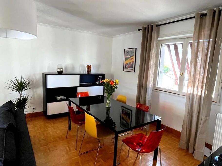 Pau Centre Vue Sur Les Pyrenees Pour 2 Nuits Au Minimum Apartman Kültér fotó