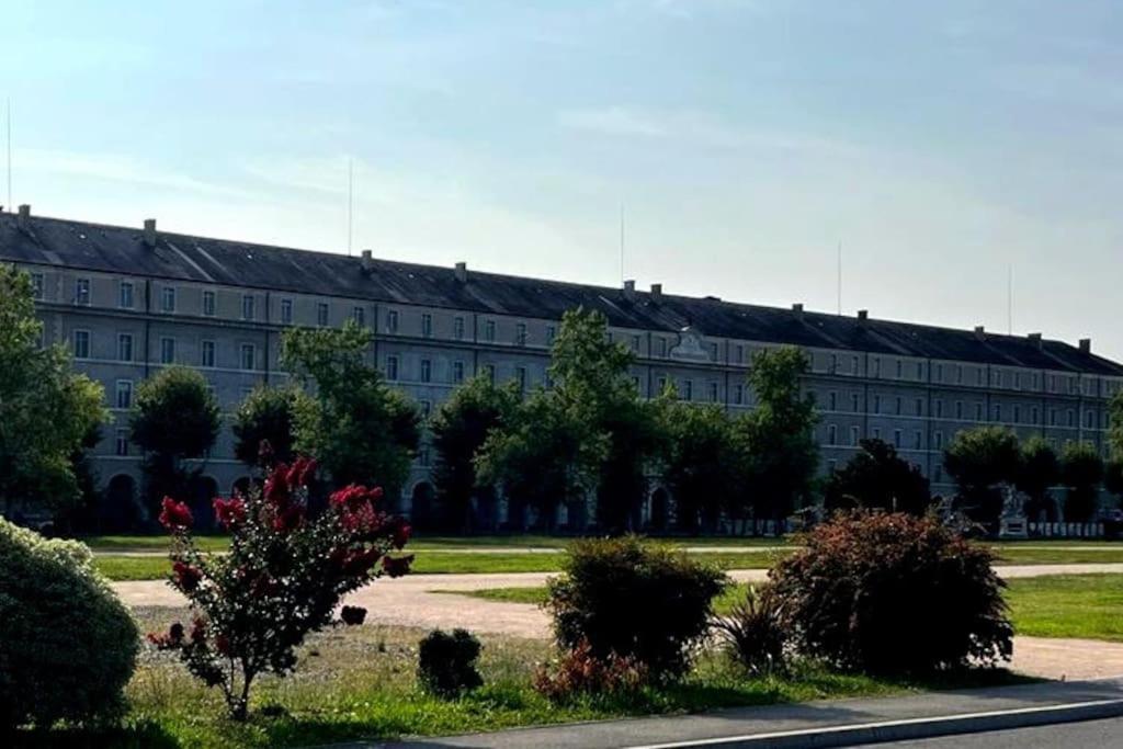 Pau Centre Vue Sur Les Pyrenees Pour 2 Nuits Au Minimum Apartman Kültér fotó
